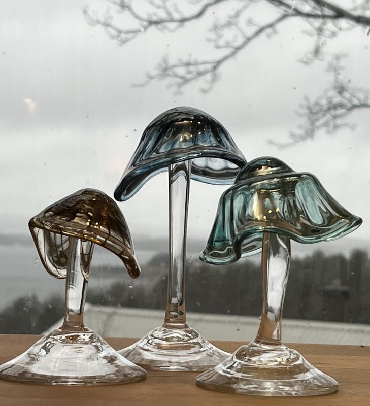 glasskunst - Bord skulptur natur 3 stk, rosa, grønn og blå.